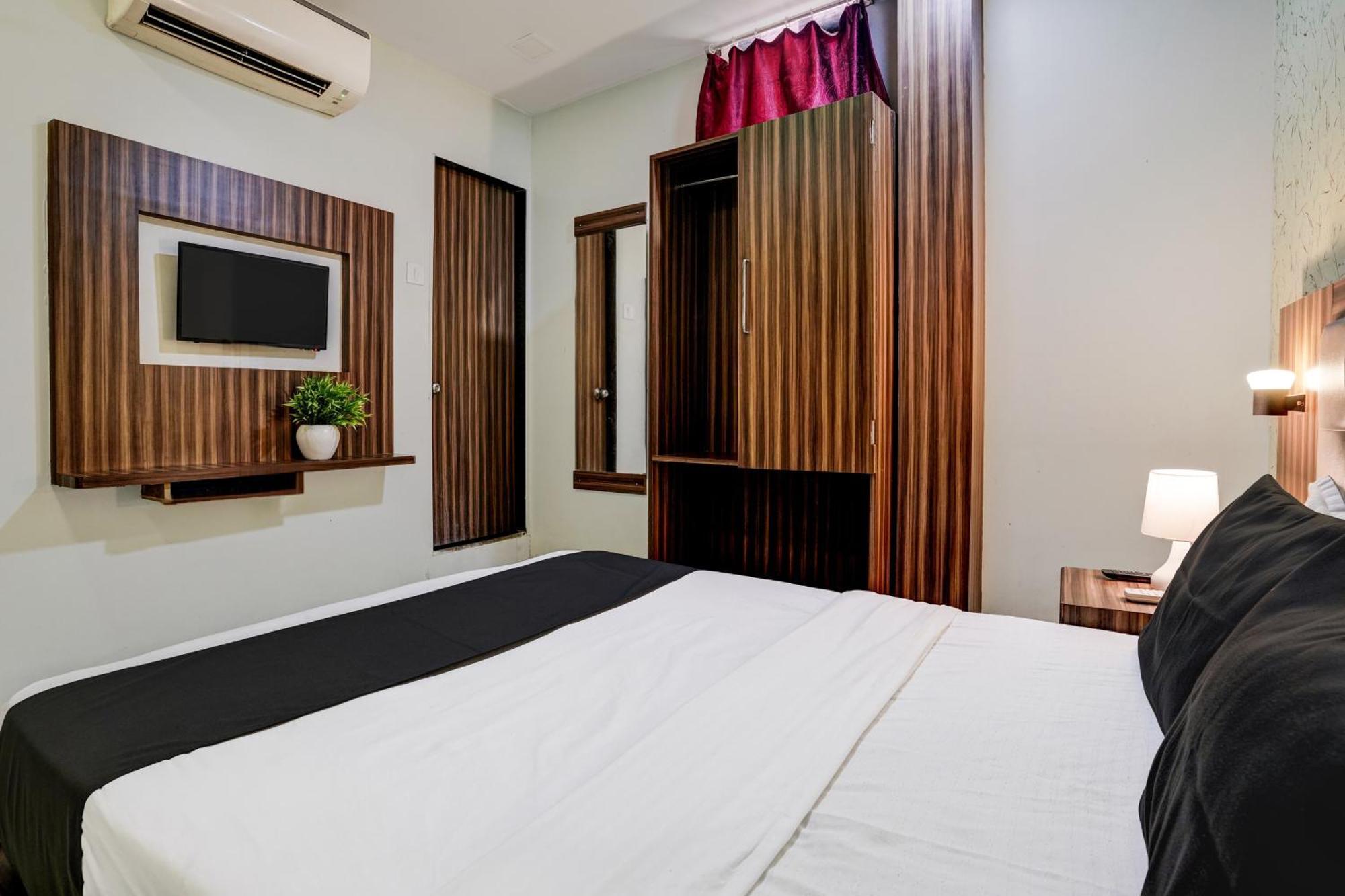 Oyo Hotel Blue Sapphire Residency Near Chhatrapati Shivaji International Airport Mumbai Exterior photo